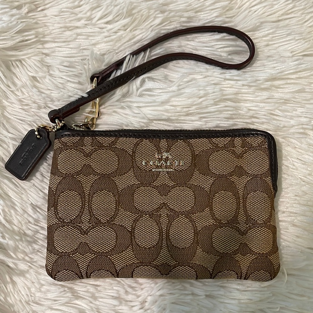 Coach wristlet wallet